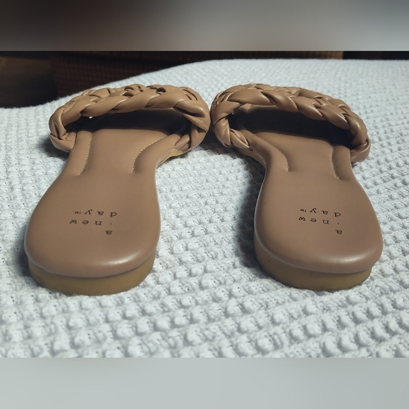 A New Day Women's Tan Braided Slide Sandals | Size 9.5 - Picture 3 of 6